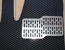 Подпятник металлический (фигурный) 1мм 14,5*29,5см с креплениями для коврика эва (саморезы)